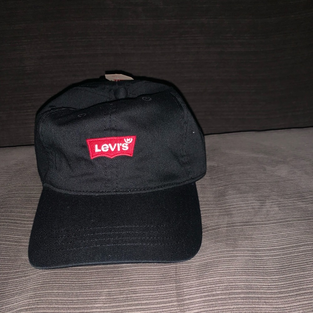 A brand new with tag Levi’s baseball cap.